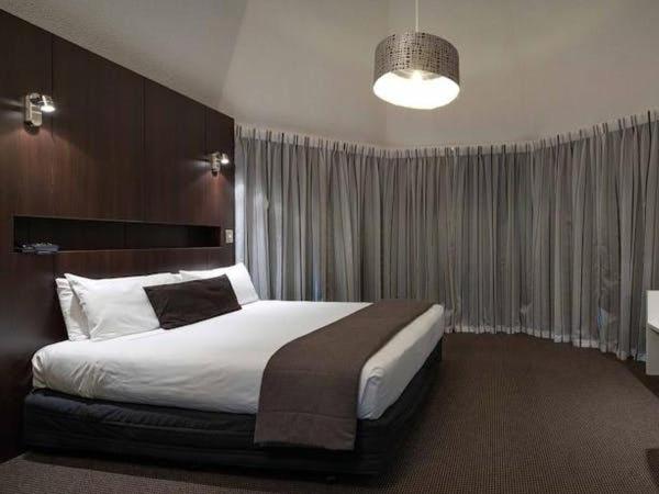 The Towers On The Park Hotell Christchurch Exteriör bild