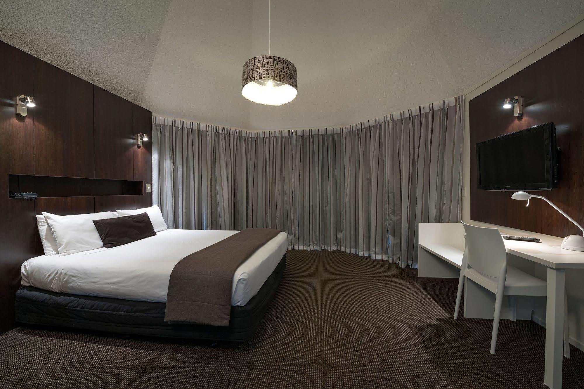 The Towers On The Park Hotell Christchurch Exteriör bild